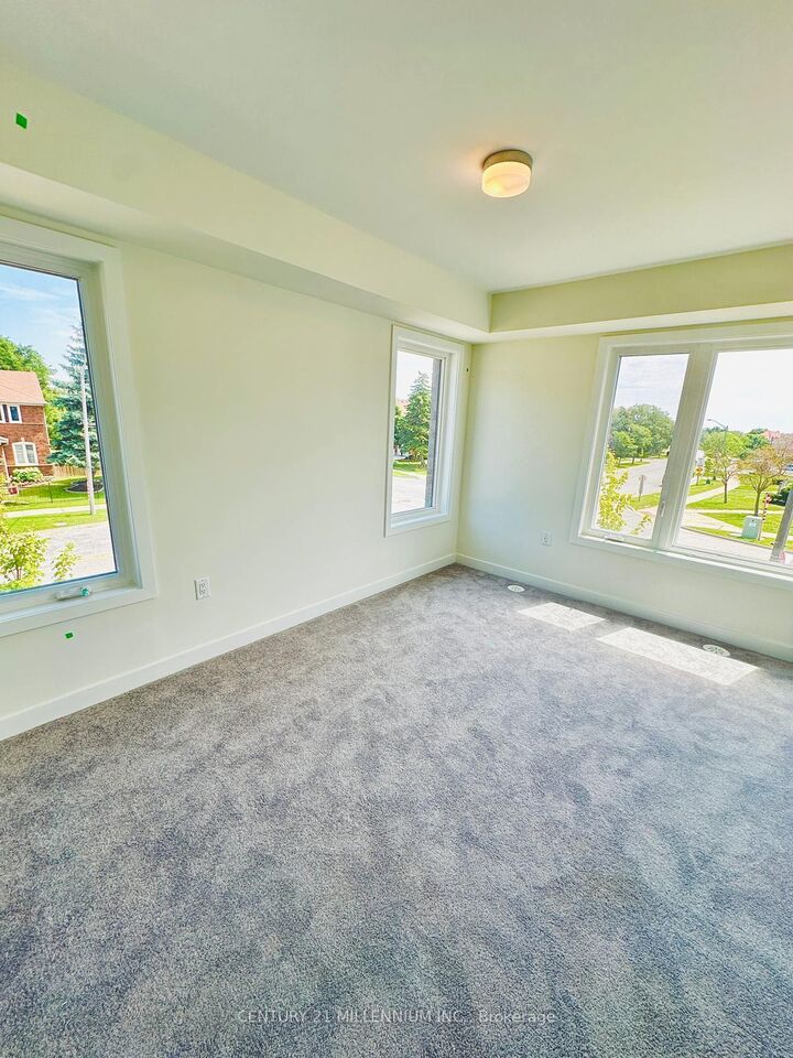 Property Photo:  3538 Colonial Drive 23  ON L5L 0C1 
