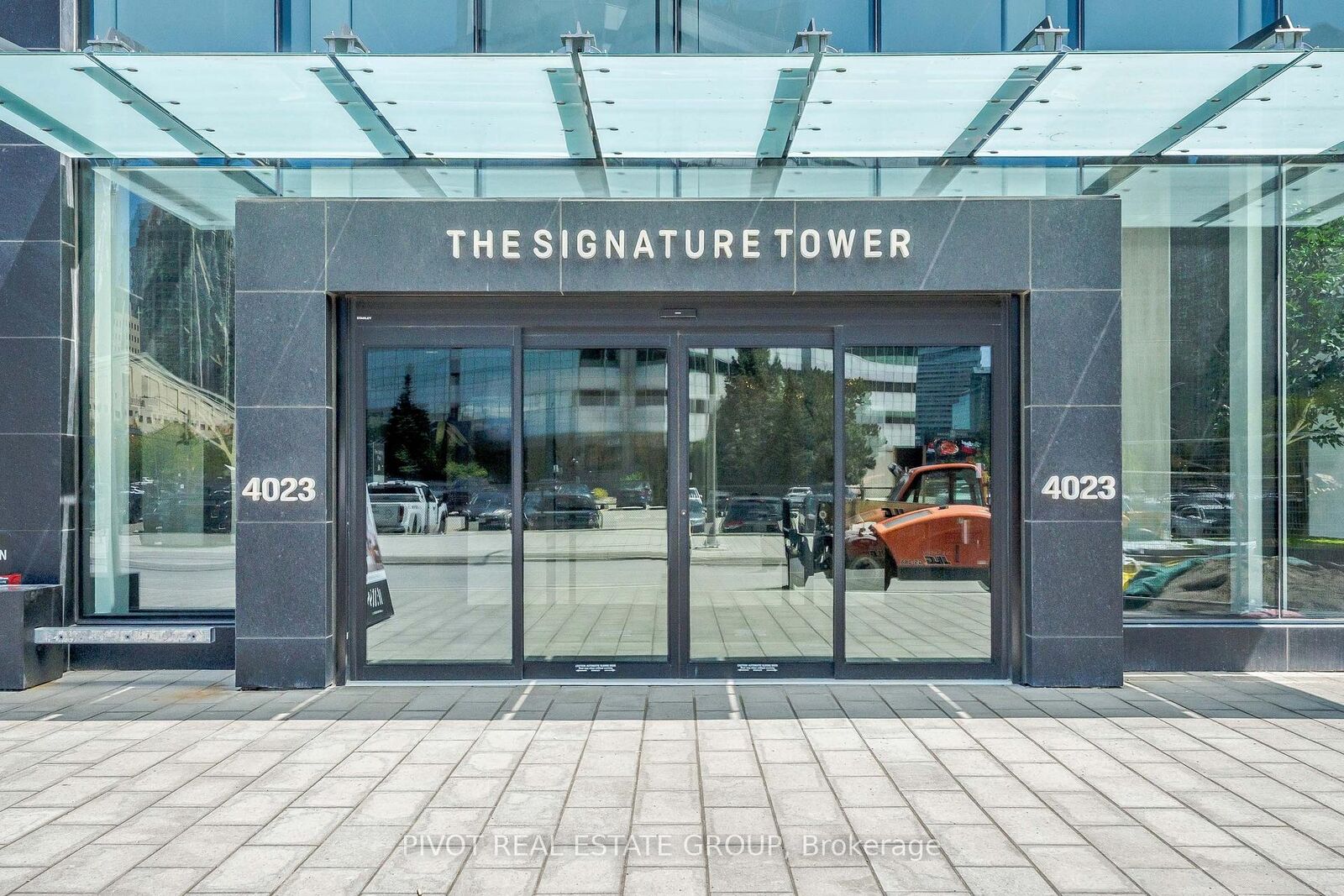 Property Photo:  4023 The Exchange N/A 1802  ON L5B 0N4 