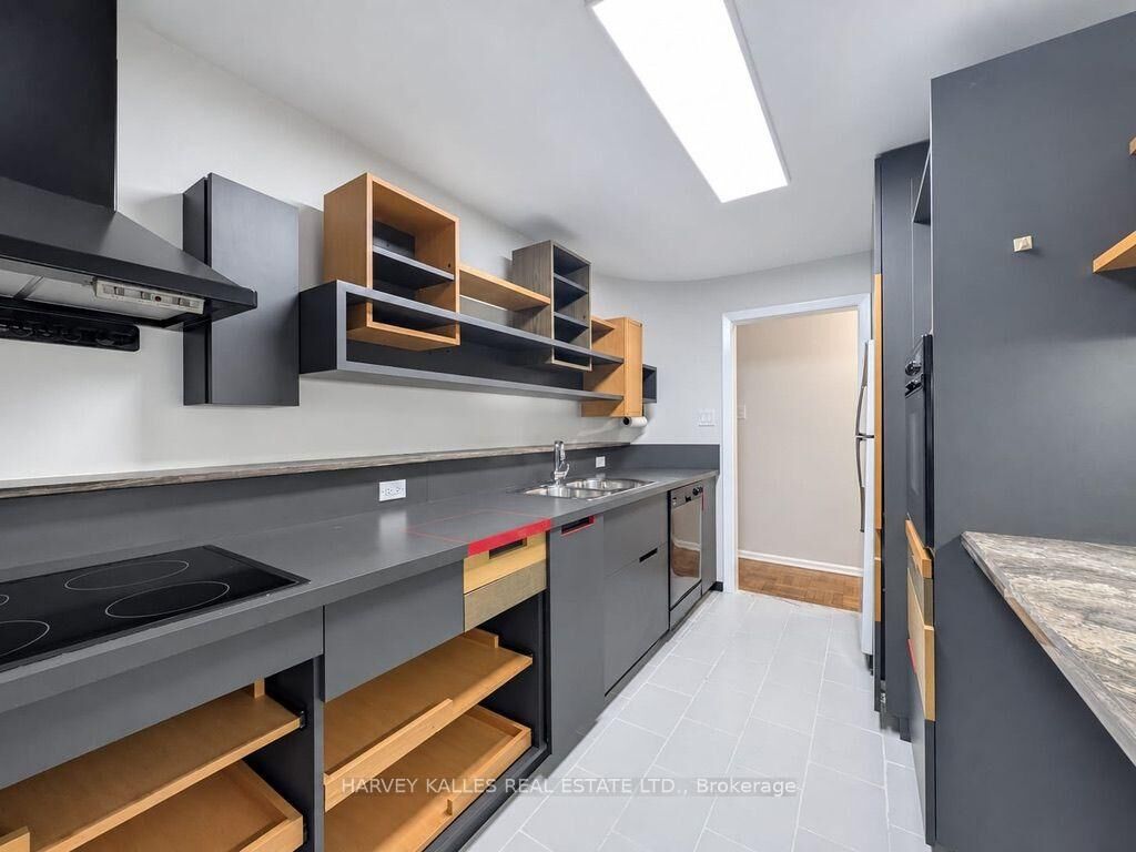 Property Photo:  65 Old Mill Road 1B  ON M8X 1G9 