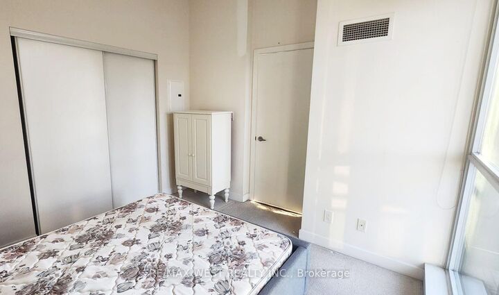 Property Photo:  4099 Brickstone Mews 405  ON L5B 0G2 