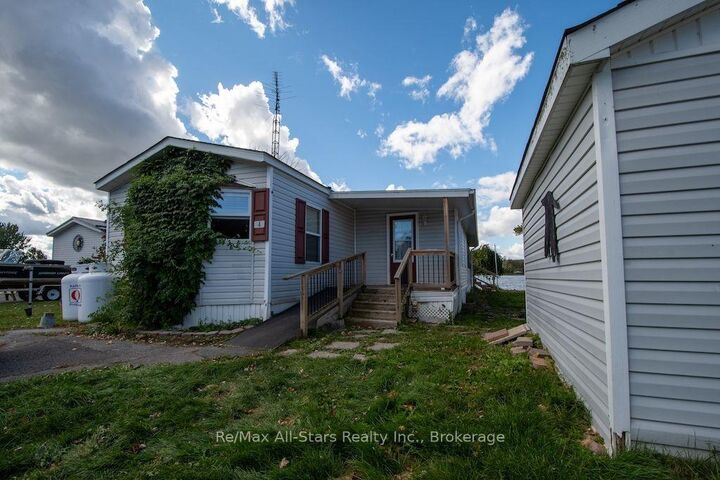 Property Photo:  4 McGregor Drive  ON K0L 2G0 