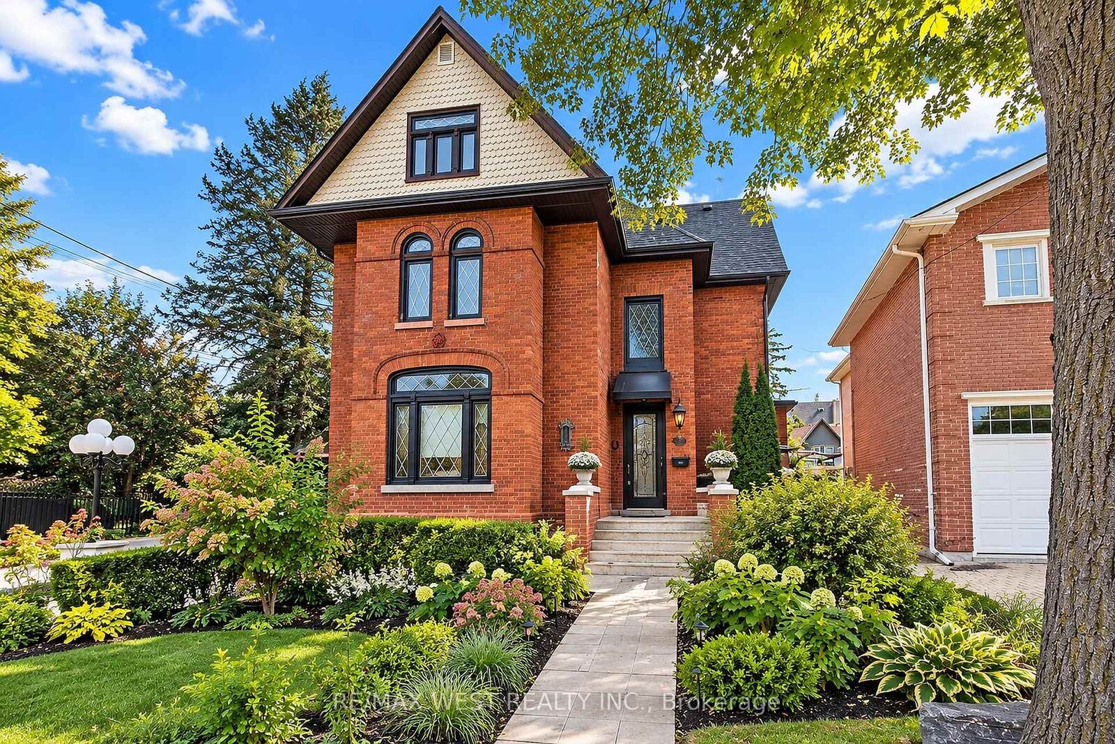 Property Photo: 117 Rosemount Avenue 4 ON M9N 3B8