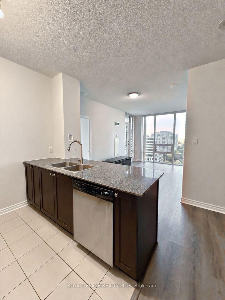 Property Photo: 3525 Kariya Drive 1509 ON L5B 0C2