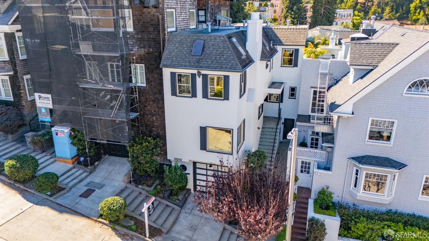 Property Photo:  2551 Baker Street  CA 94123 