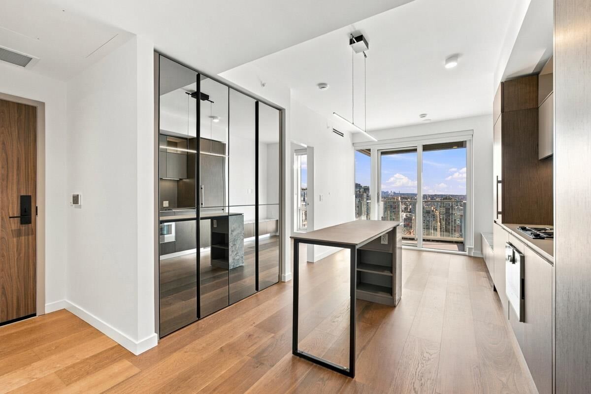 Property Photo:  1277 Hornby St 2506  BC V6Z 0H7 