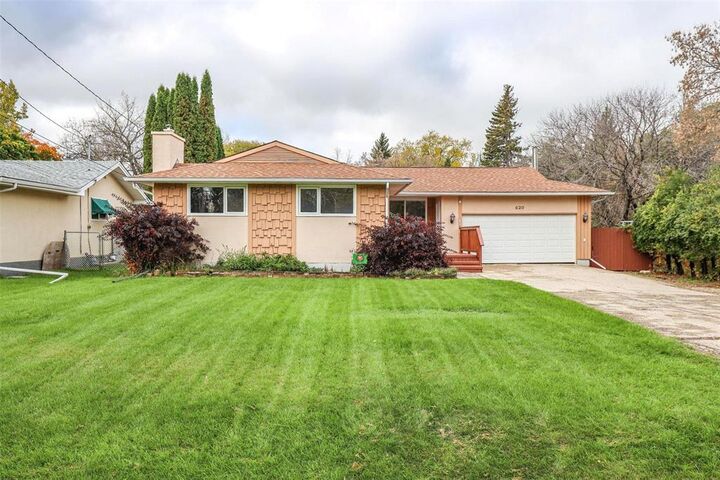 Property Photo:  620 Harstone Road  MB R3R 1C9 
