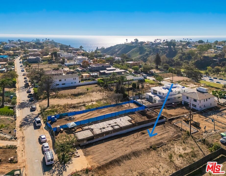 Property Photo: 747 Haverford Ave CA 90272