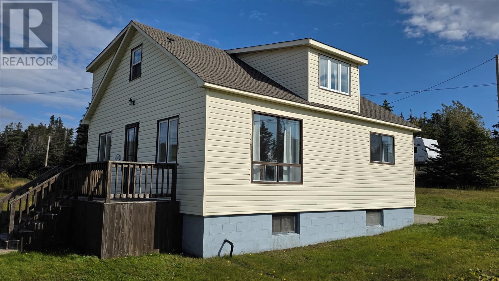 Property Photo:  143 Bayview Street  NL A0G 4M0 