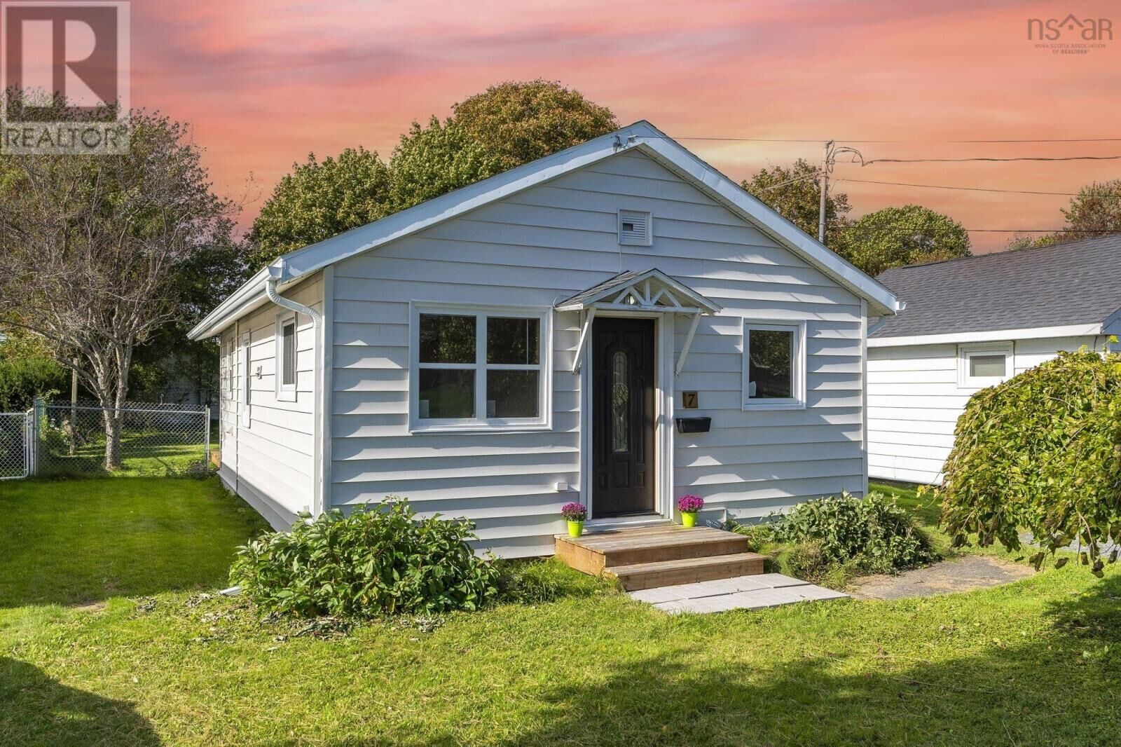 Property Photo: 7 Osborne Avenue NS B2W 1H7