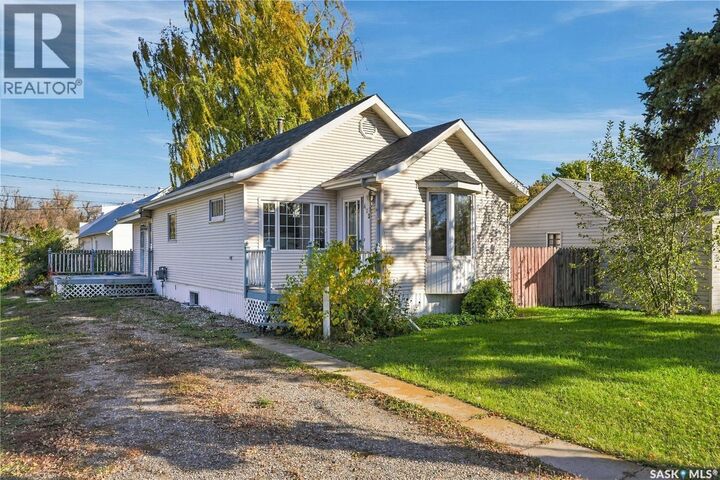 Property Photo:  475 Andrew Street  SK S0K 0J0 