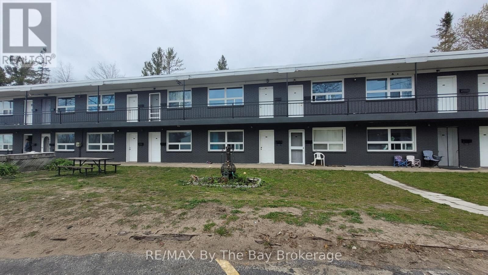 Property Photo: 280 River Road East A06 ON L9Z 2L7