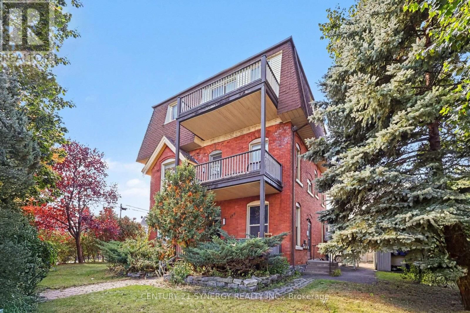 Property Photo:  190 Bayswater Avenue West 3  ON K1Y 4N4 