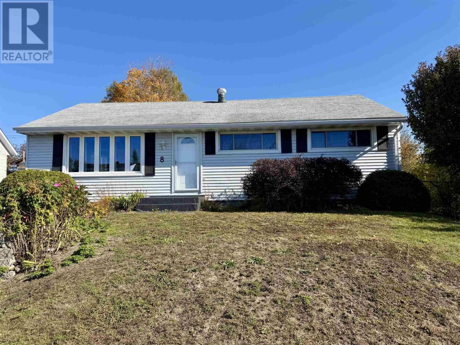 Property Photo:  8 Benner Pl  ON P5A 1T4 