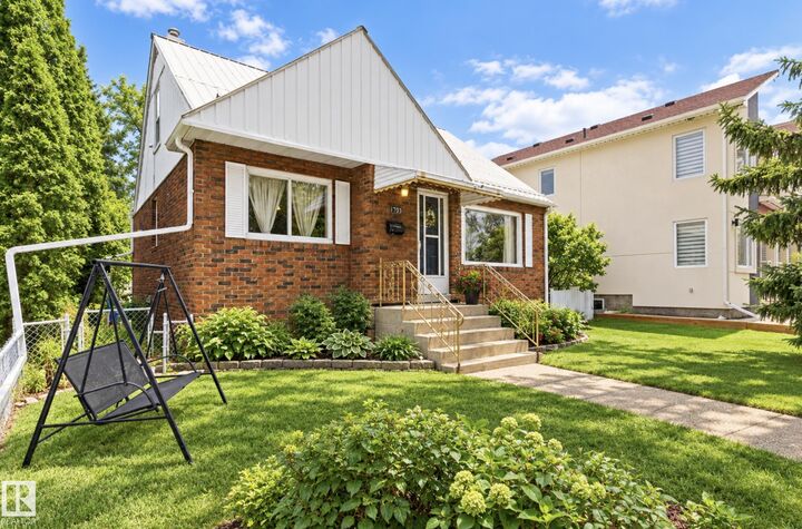 Property Photo:  7703 77 Avenue NW  AB T6C 0K6 
