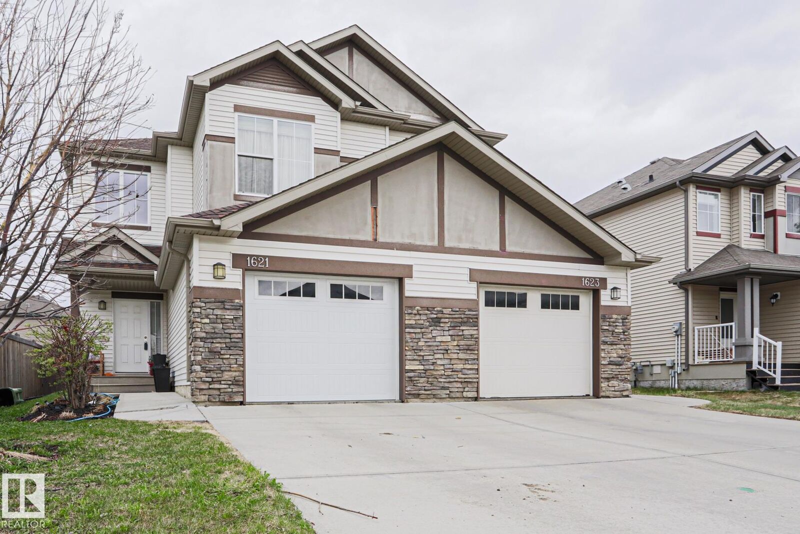 Property Photo:  1621 64 Street SW  AB T6X 0N2 