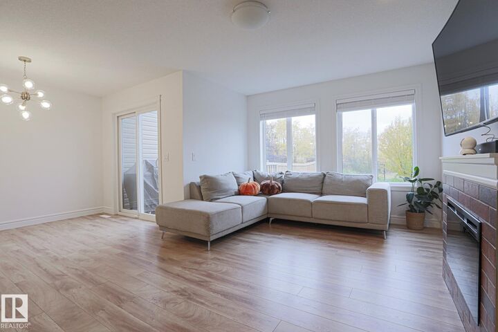 Property Photo:  3833 Robins Crescent NW  AB T5S 0M7 