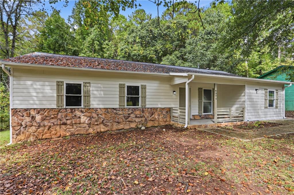 Property Photo: 6379 Leverett Drive GA 30038