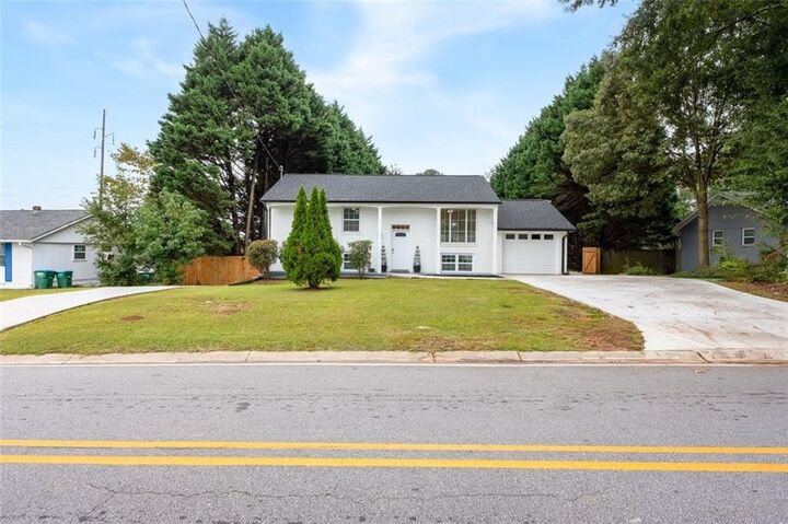 Property Photo:  6216 Hayes Drive  GA 30093 