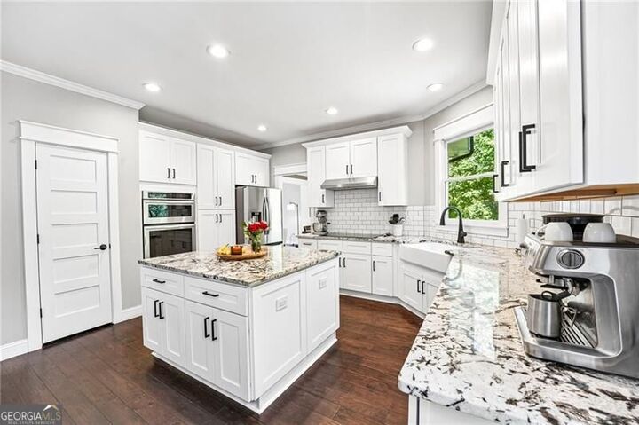 Property Photo:  5345 Devonshire Way  GA 30040 