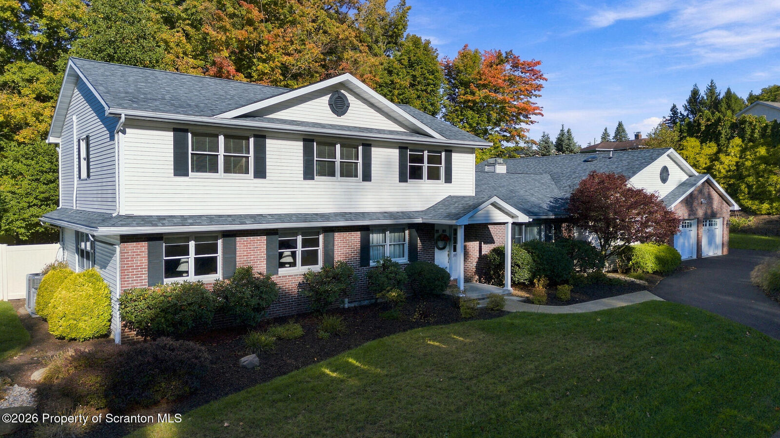 Property Photo:  117 Echo Drive  PA 18411 