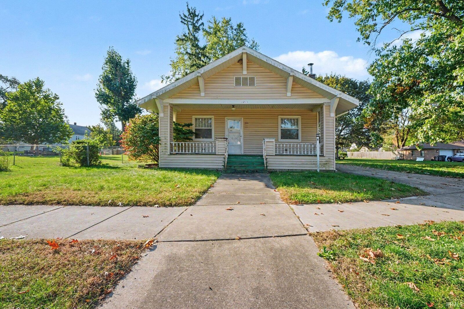 Property Photo: 1211 Strong Avenue IN 46514