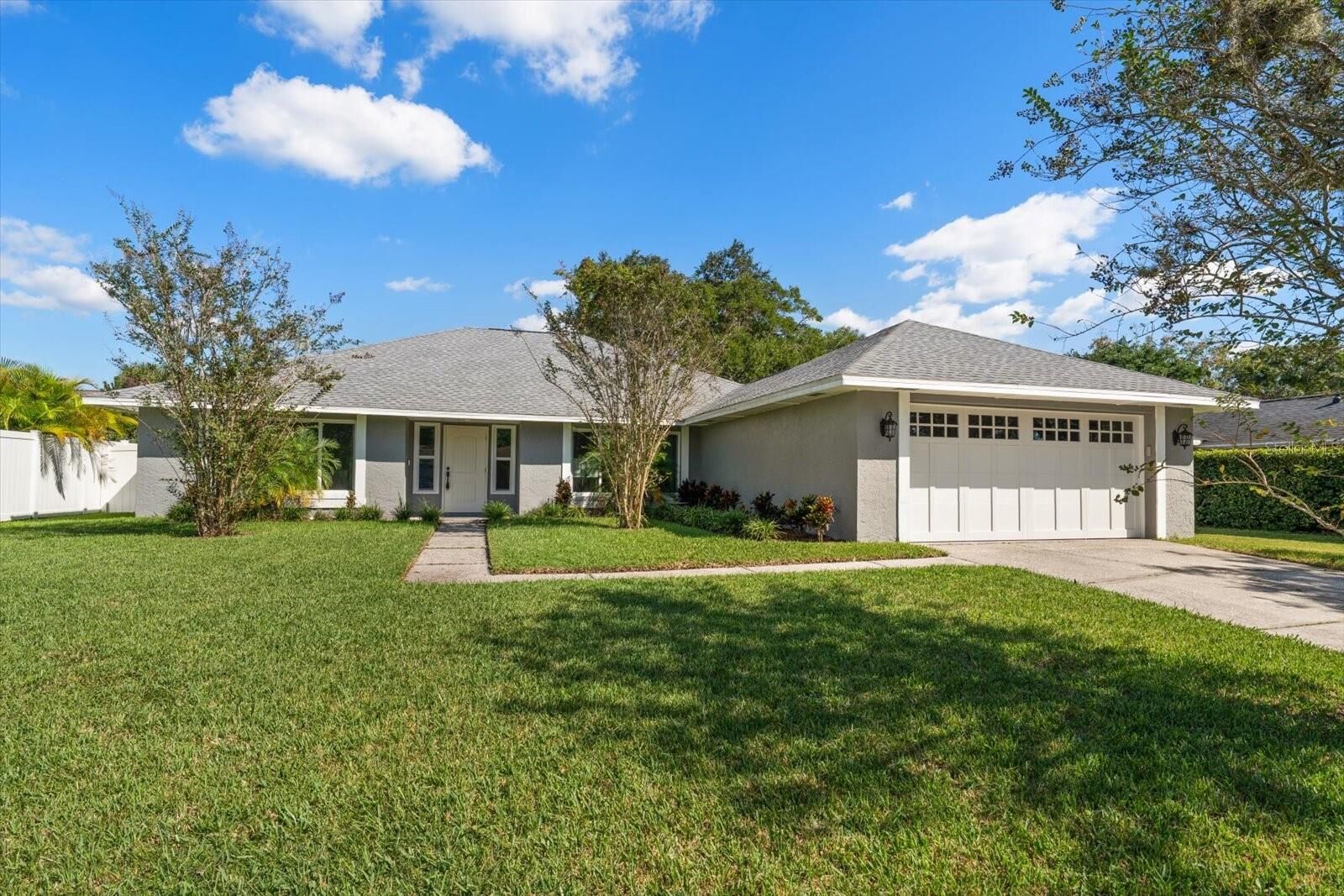 Property Photo: 15009 Naturewalk Drive FL 33624
