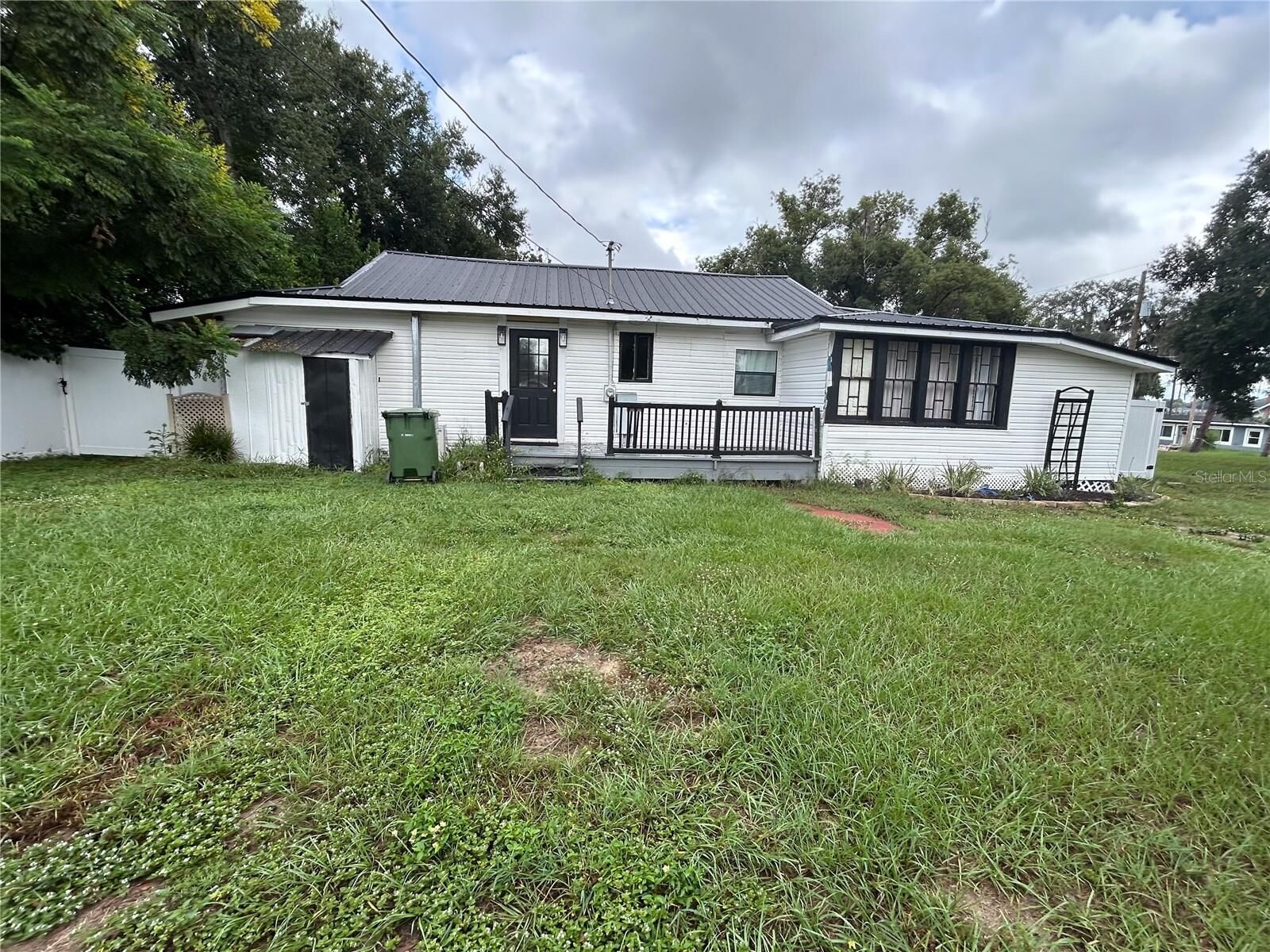Property Photo: 650 9th Street NE FL 33881