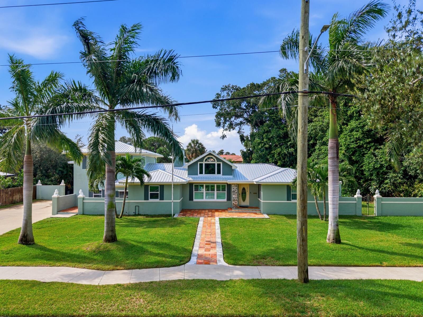 Property Photo:  6930 Bougainvilla Avenue S  FL 33707 