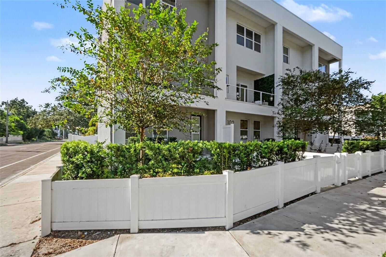 Property Photo:  102 W Adalee Street 1  FL 33603 