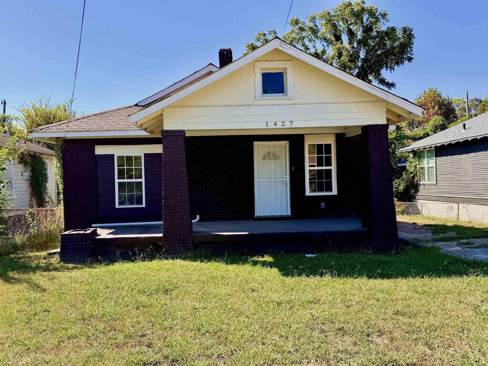 Property Photo:  1427 S Willett St  TN 38106 