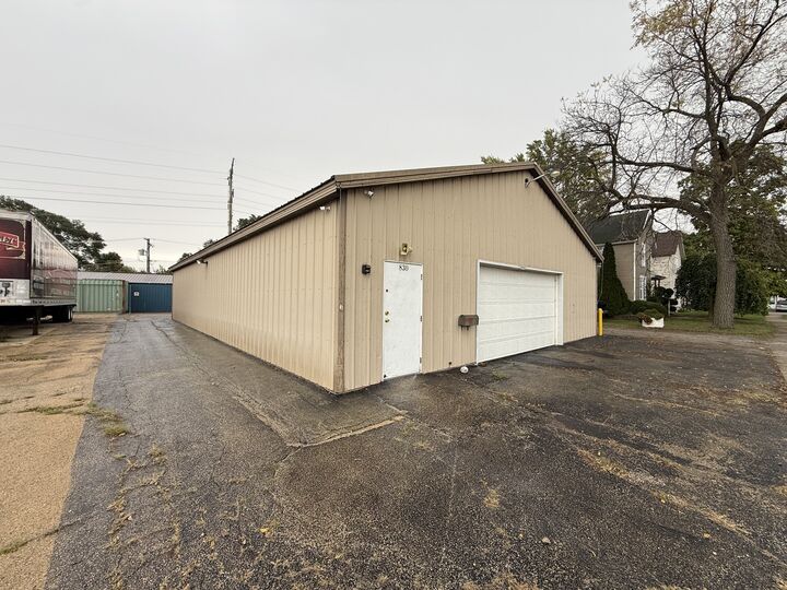 Property Photo:  830 S McMullen Drive  IL 60901 
