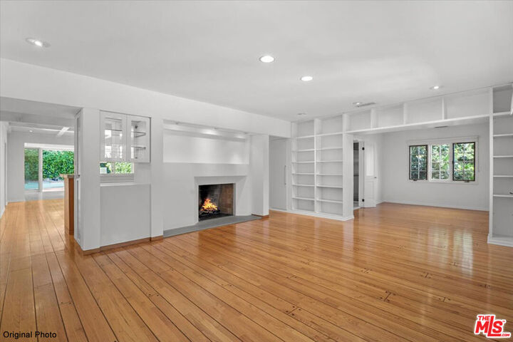 Property Photo: 4031 Hollyline Avenue CA 91423