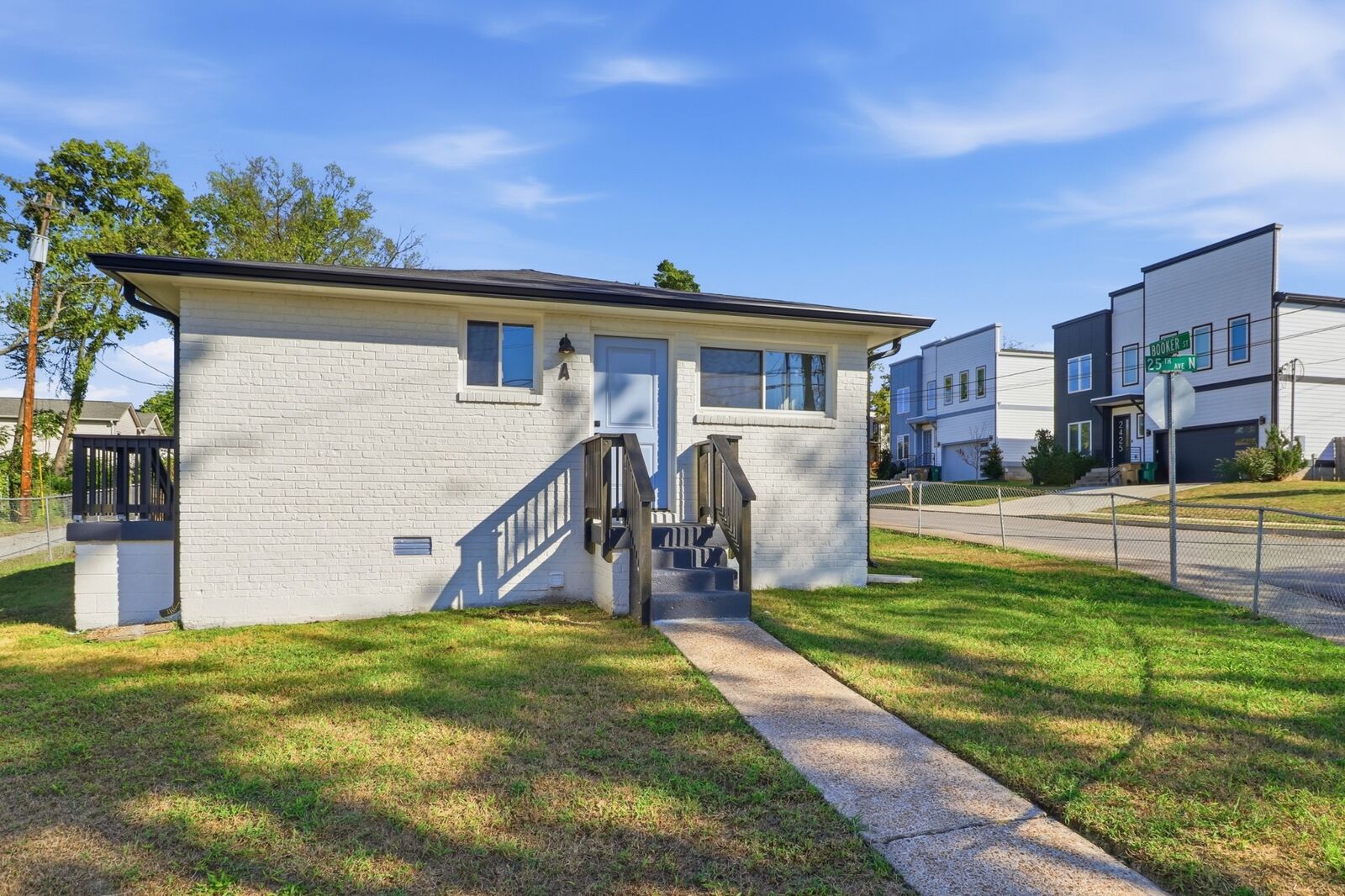 Property Photo: 2424 Booker St TN 37208