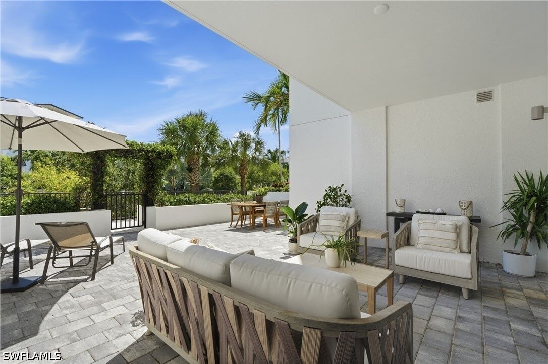 Property Photo: 1115 Central Avenue 242 FL 34102