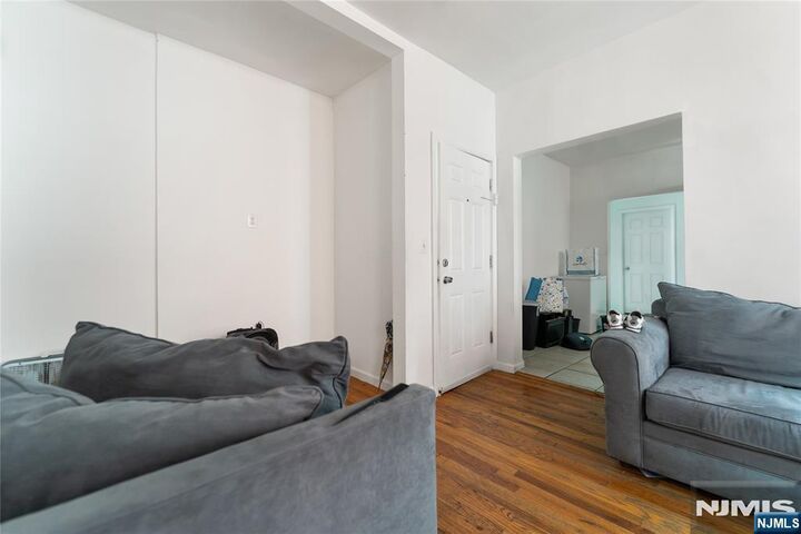 Property Photo:  37 Aldine Street  NJ 07112 