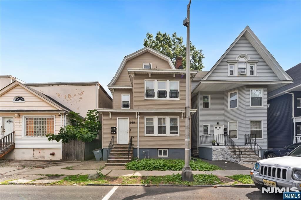 Property Photo:  240 Amherst Street  NJ 07018 
