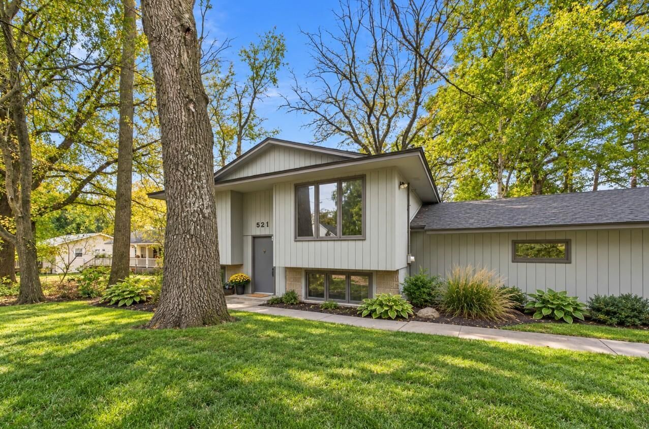 Property Photo:  521 Warner Avenue S  MN 55090 