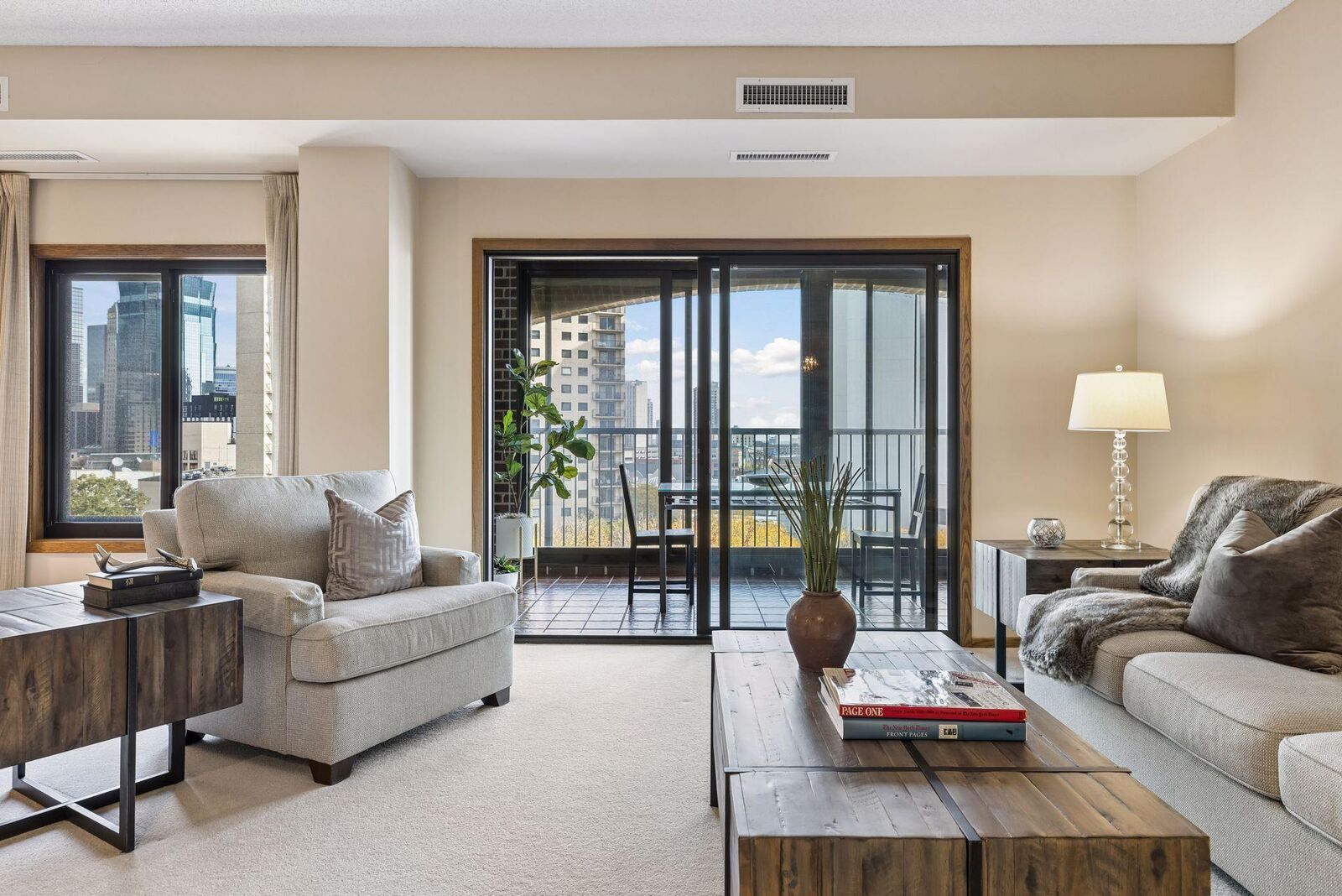 Property Photo:  1235 Yale Place 908  MN 55403 
