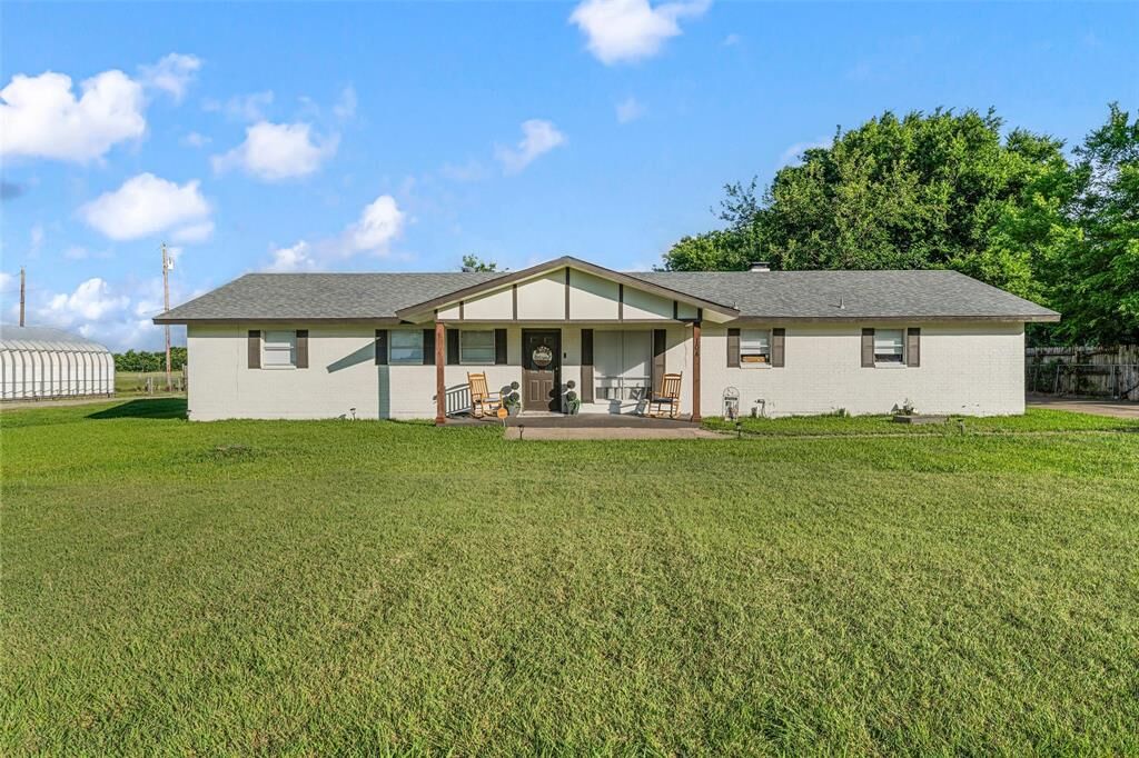 Property Photo:  104 Melissa Street  TX 76524 