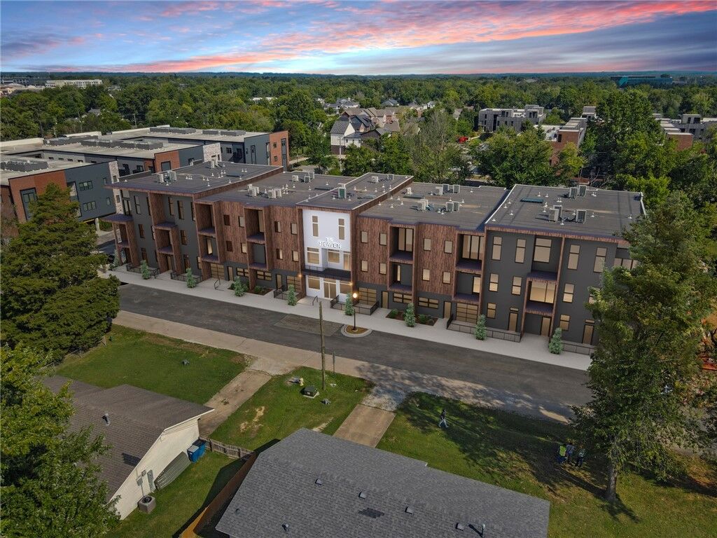Property Photo:  905 SE 4th Street 204  AR 72712 