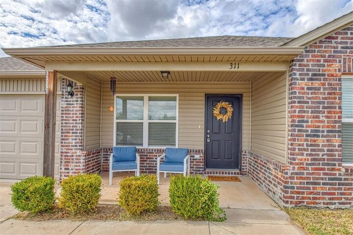 Property Photo:  311 Waterside Drive  OK 73065 