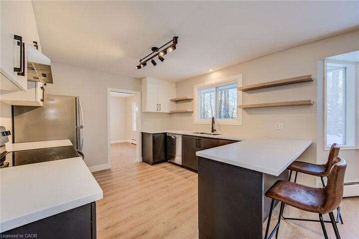 Property Photo:  332 Longfellow Drive  ON N2L 2S3 