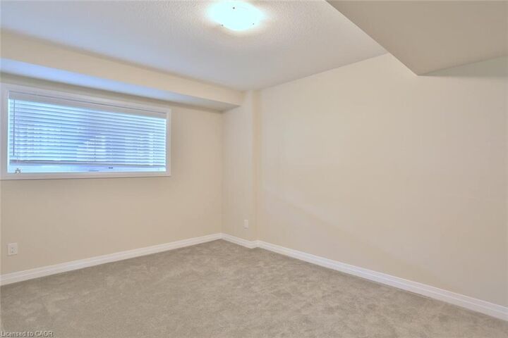 Property Photo:  25 Sportsman Hill Street  ON N2P 0J2 