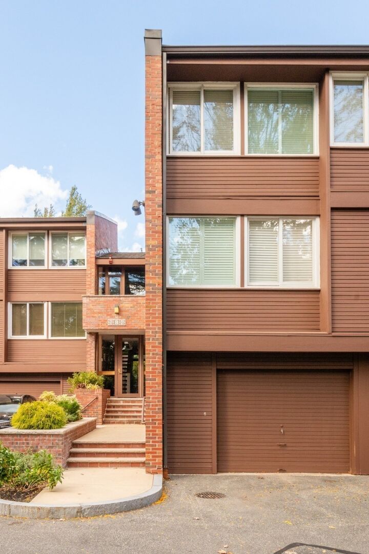 Property Photo:  241 Perkins B802  MA 02130 