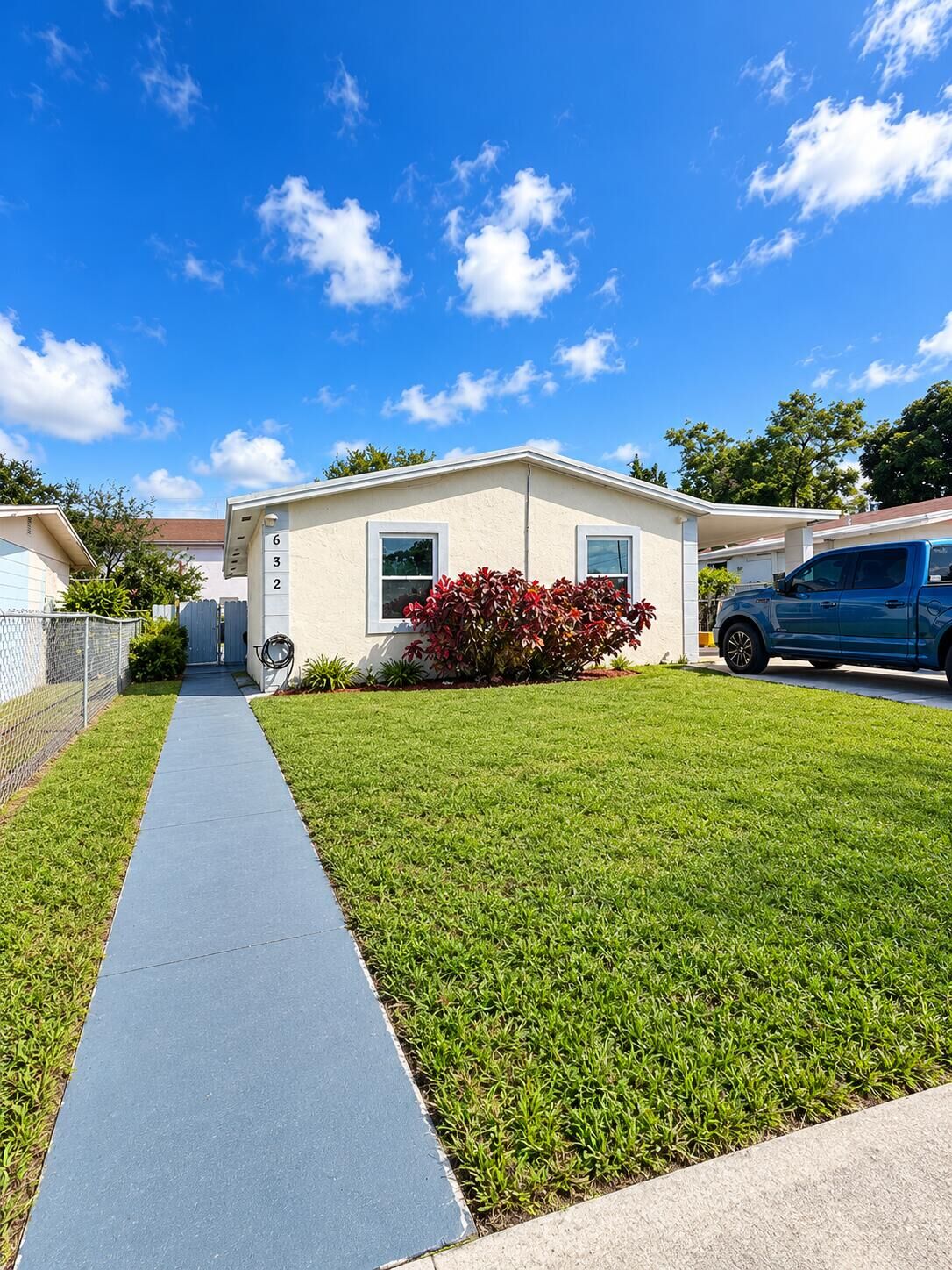 Property Photo: 632 W 5th Street 0 FL 33404