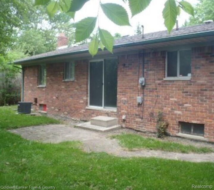 Property Photo:  13639 Grandview Drive  MI 48173 