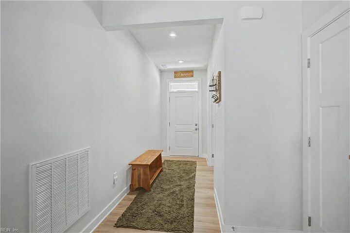 Property Photo:  118 Oxford Rn  VA 23662 