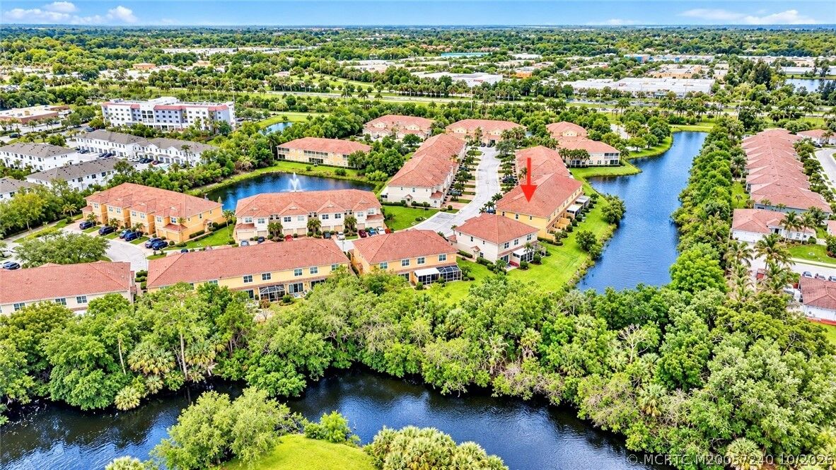 Property Photo:  615 SW Glen Crest Way  FL 34997 
