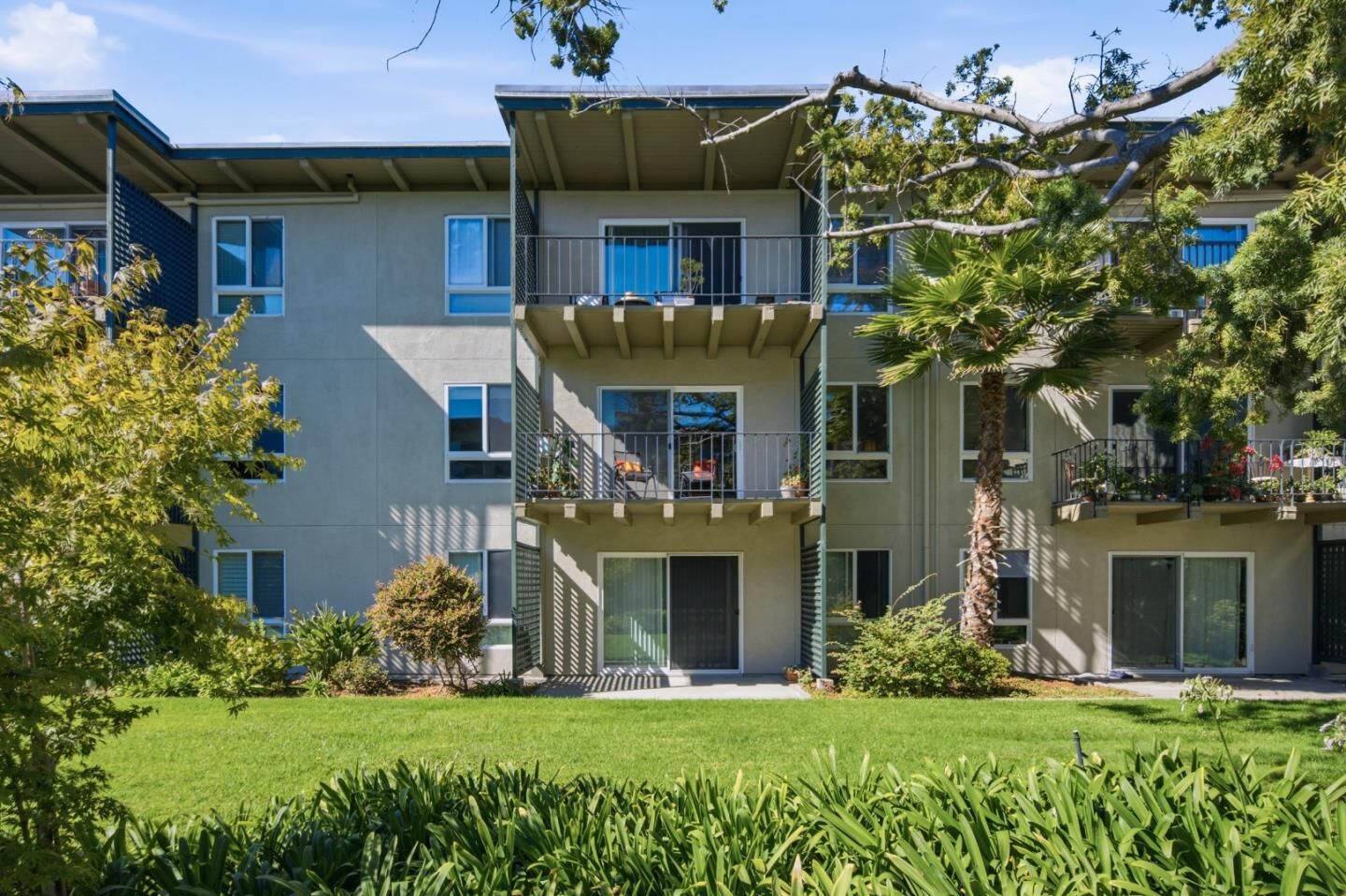 Property Photo: 815 North Humboldt Street 304 CA 94401