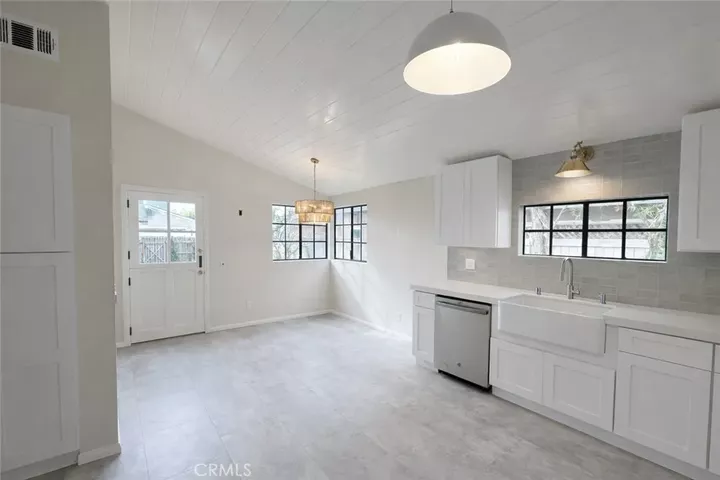 Property Photo:  275 Flower  CA 92627 